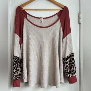 Stylish Women's Colorblock Leopard Sleeve Top